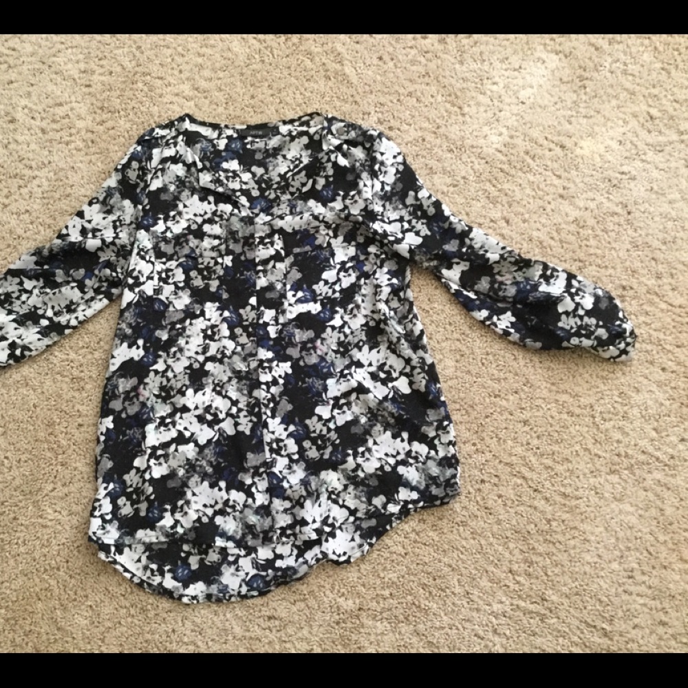 Apt. 9 flowy print top Medium